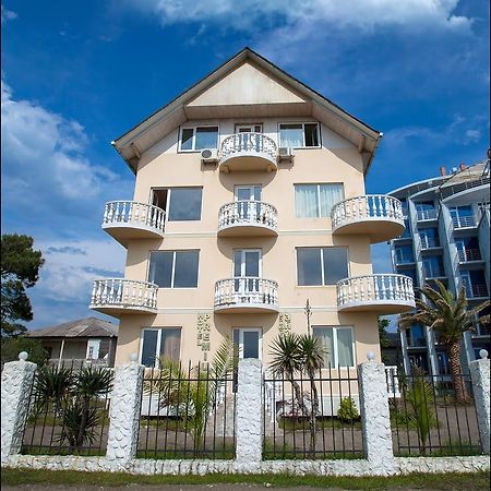 Hotel Premium Уреки Экстерьер фото
