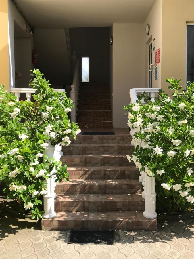Hotel Premium Уреки Экстерьер фото